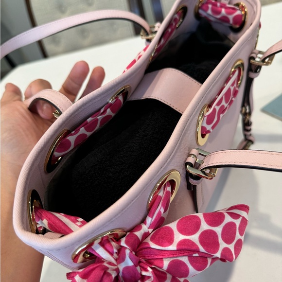 Authentic Michael Kors saffiano bag with scarf - Picture 12 of 13